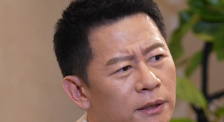久久久久成人精品一区二区